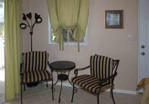 sitting area sitting area