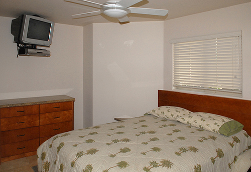 2nd bedroom queen bed