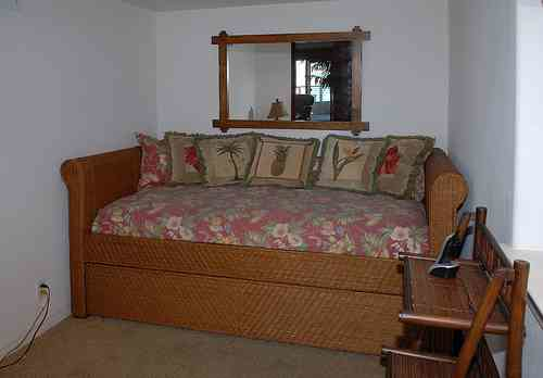 half room 2 twins half room 2 twins