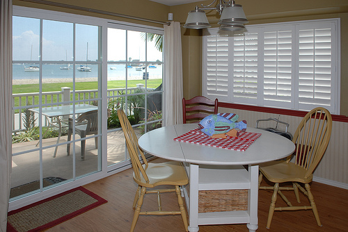 dining area with view